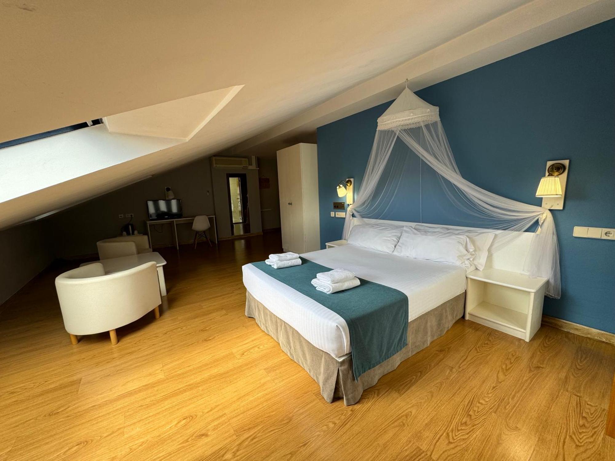 Hotel Jakue Puente La Reina Ngoại thất bức ảnh