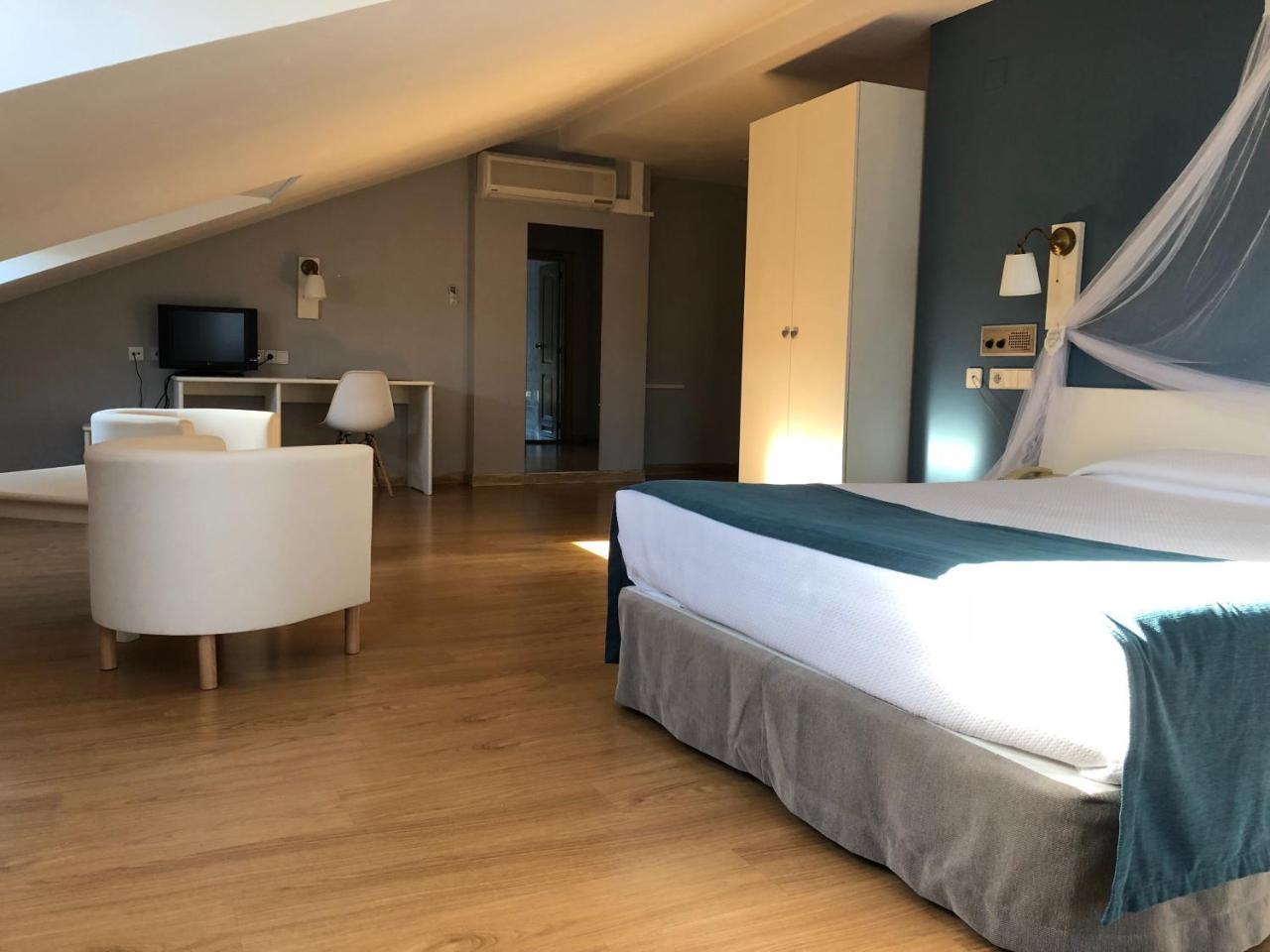 Hotel Jakue Puente La Reina Ngoại thất bức ảnh